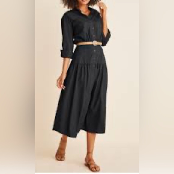 VENUS Dresses & Skirts - VENUS Classic Black Midi Dress